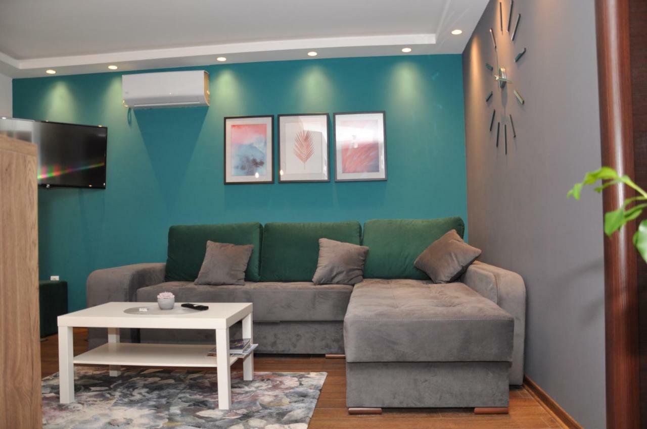Lux Apartman Čačak מראה חיצוני תמונה
